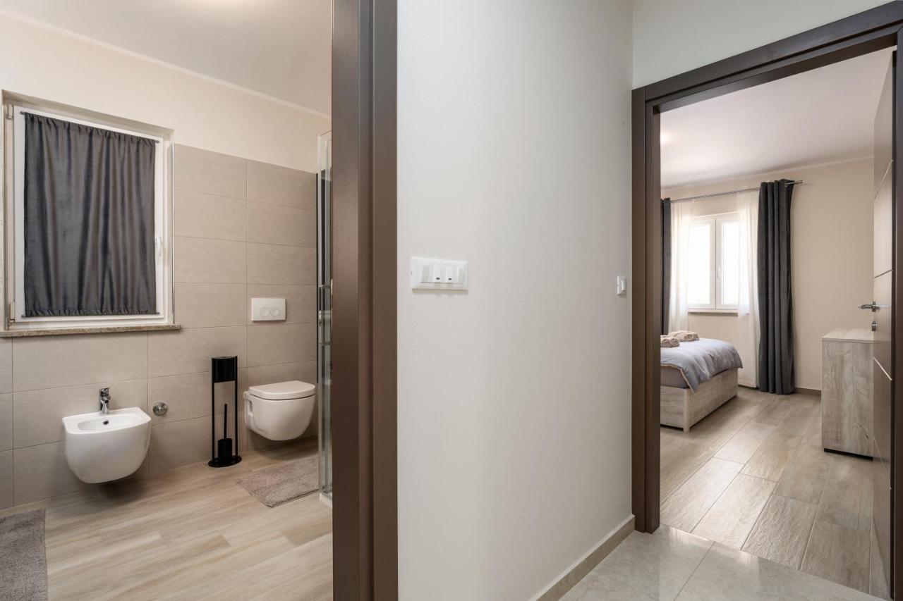 Holiday House Leana Pazin Exterior foto