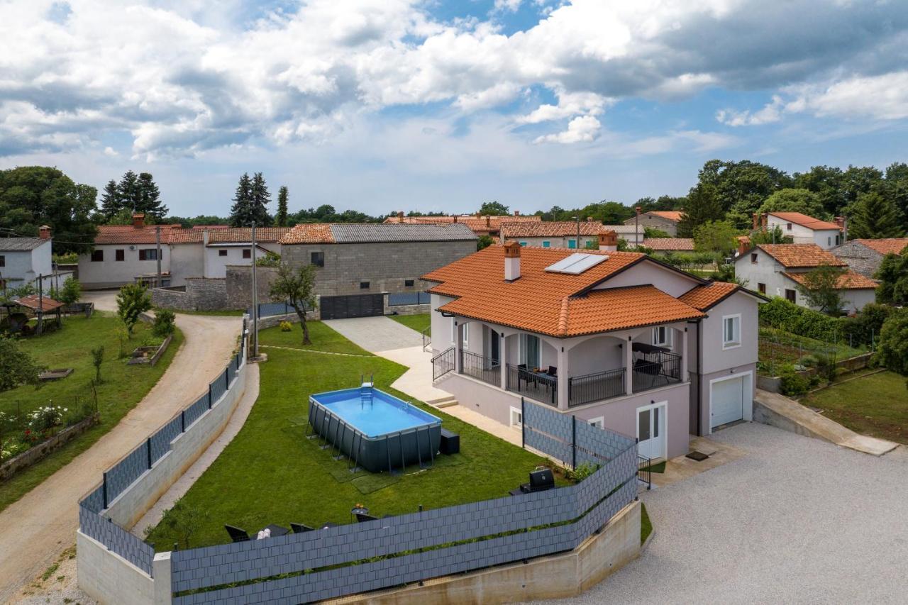Holiday House Leana Pazin Exterior foto